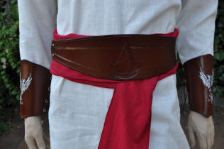 Large ceinture en cuir, motif assassin's creed