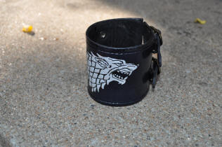 Bracelet de force avec motif repouss, games of thrones